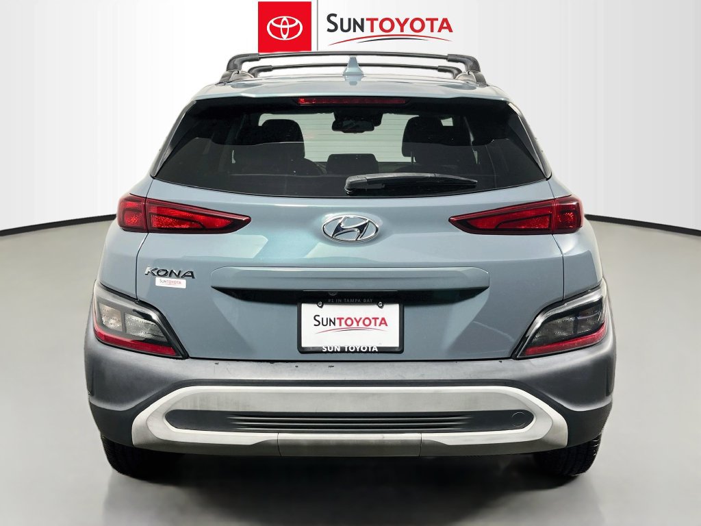 Used 2022 Hyundai Kona SEL w/ Convenience Package FWD image 4