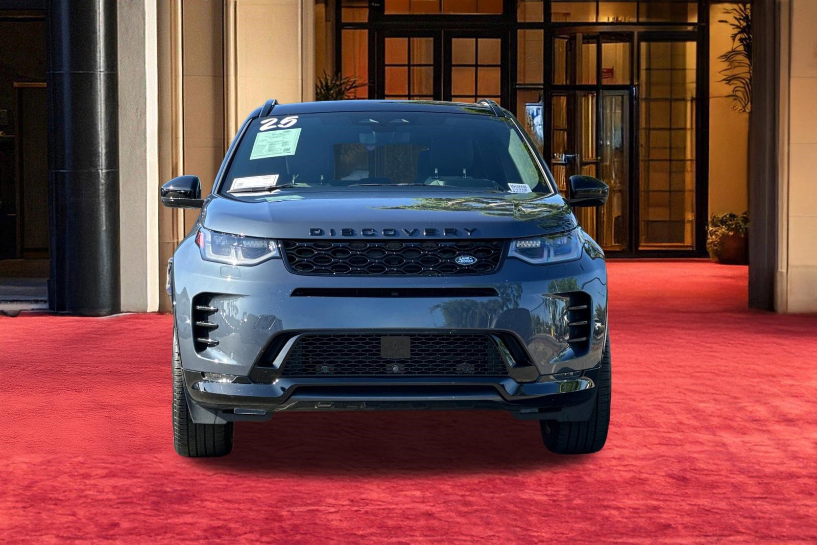 Certified 2025 Land Rover Discovery Sport Dynamic SE image 7