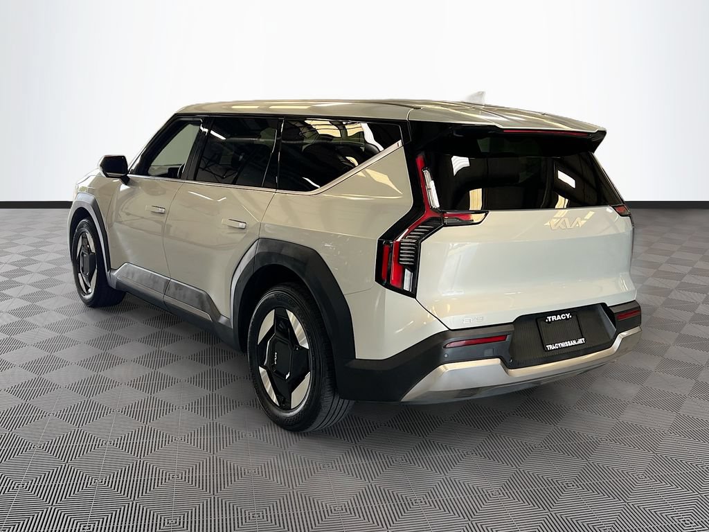 Used 2024 Kia EV9 Light RWD image 5