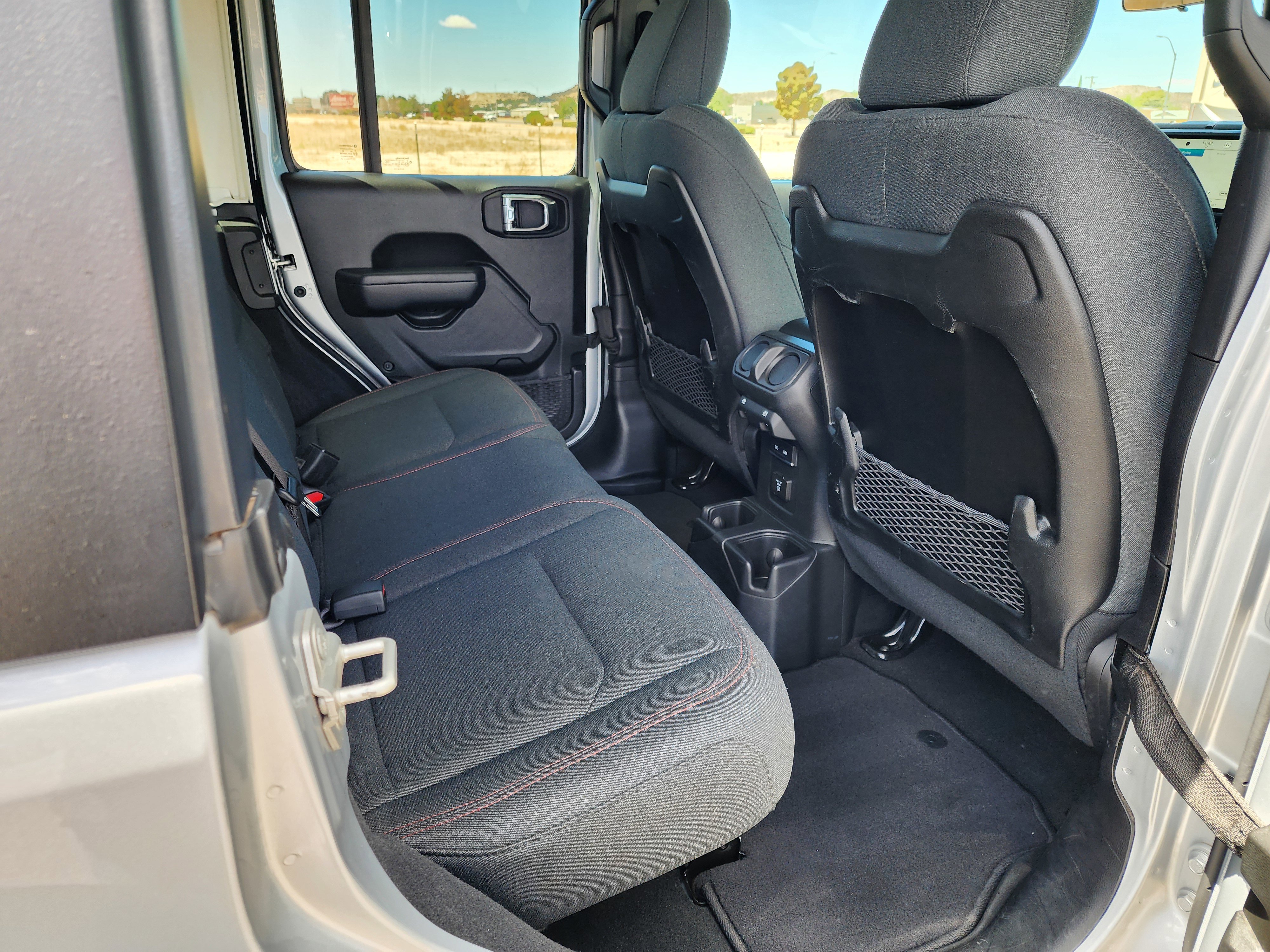 Used 2024 Jeep Wrangler Unlimited Rubicon image 14