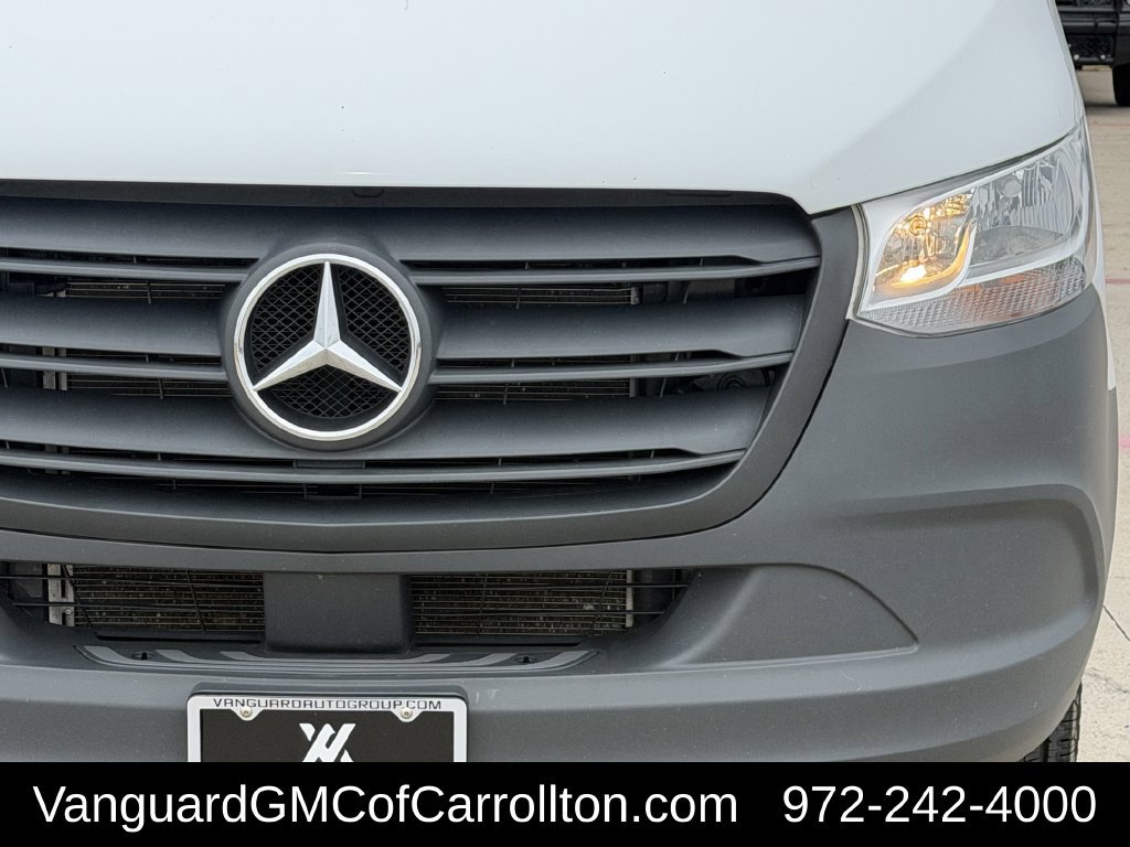 Used 2025 Mercedes-Benz Sprinter 2500 image 4