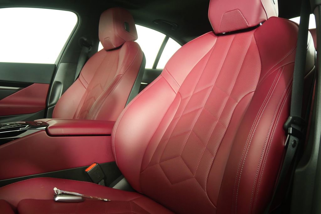 Certified 2025 BMW 530i image 11