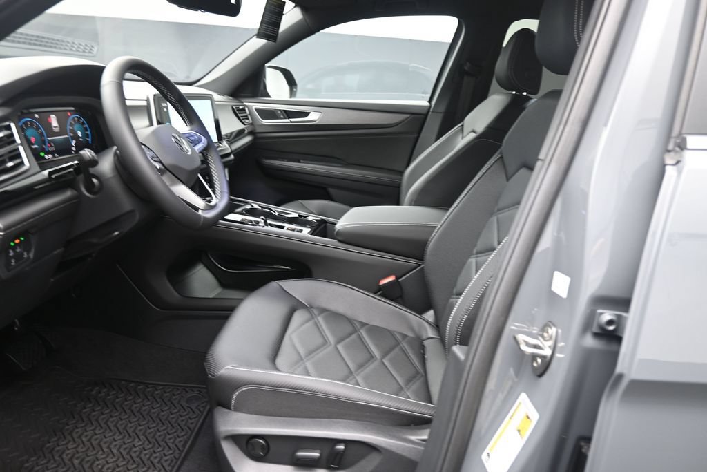 New 2026 Volkswagen Atlas Cross Sport SE FWD image 16