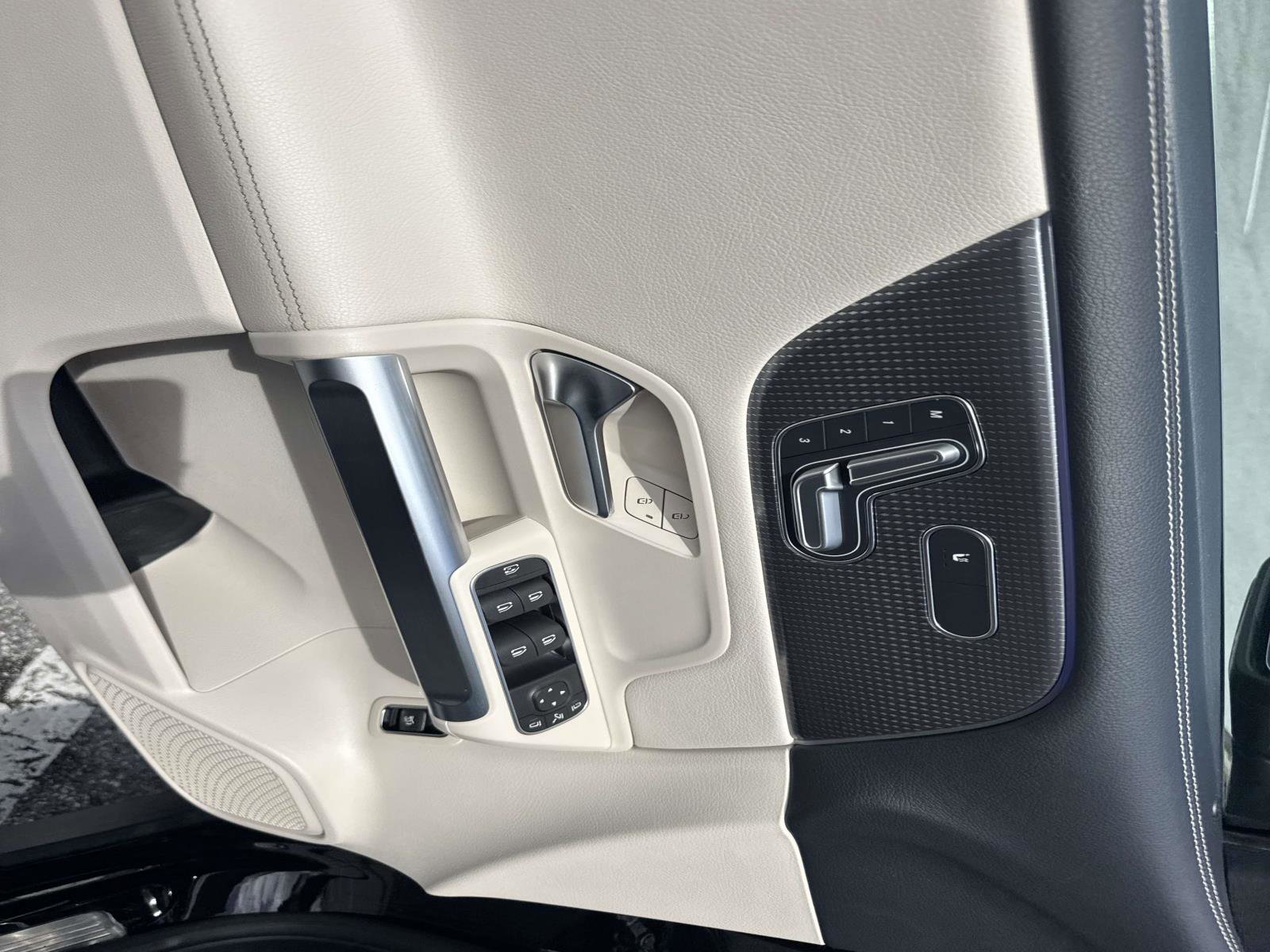 Used 2022 Mercedes-Benz GLB 250 image 16