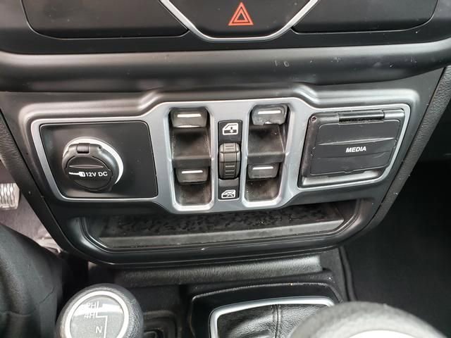 Used 2018 Jeep Wrangler Unlimited Sport S AWD/4WD image 29