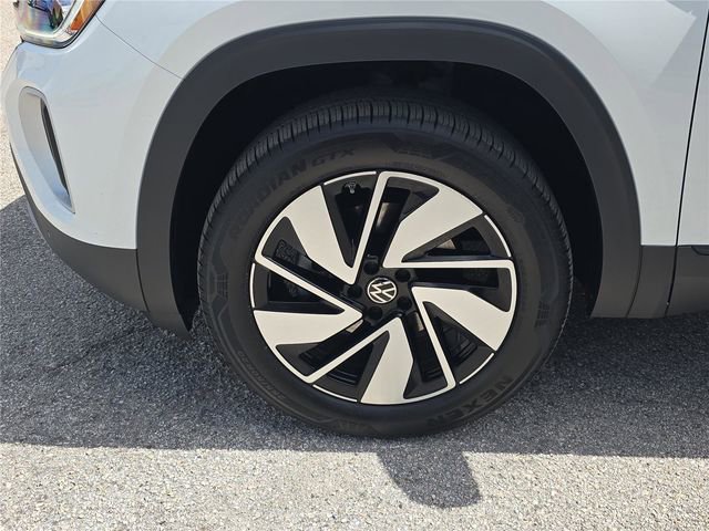 New 2026 Volkswagen Atlas SE FWD image 9
