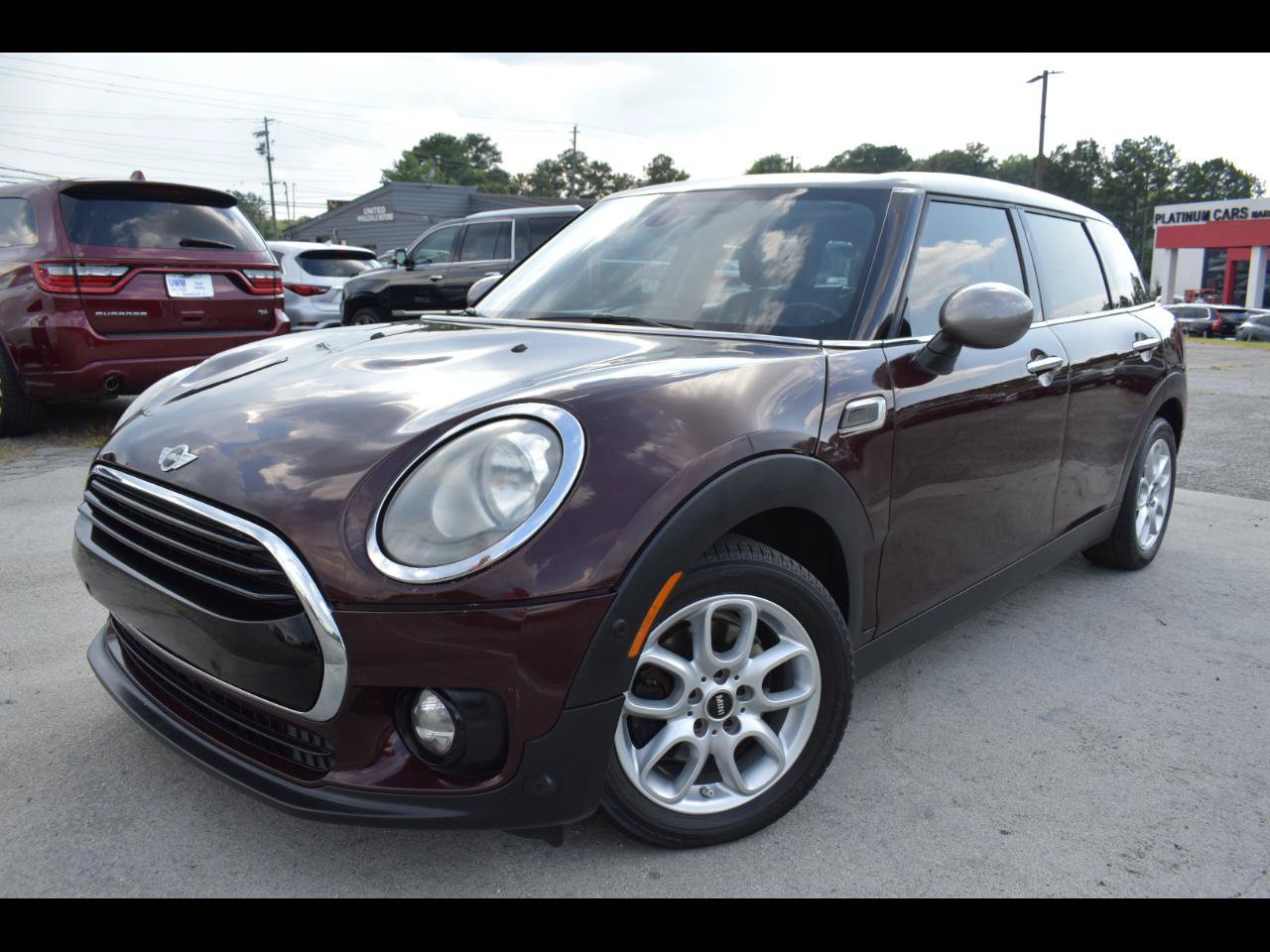 Used 2017 MINI Cooper Clubman FWD image 1