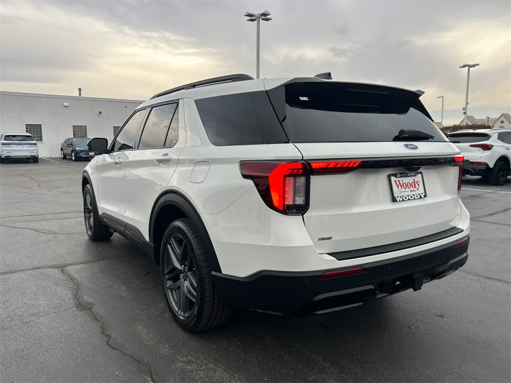 Used 2025 Ford Explorer ST-Line w/ Premium Package image 6