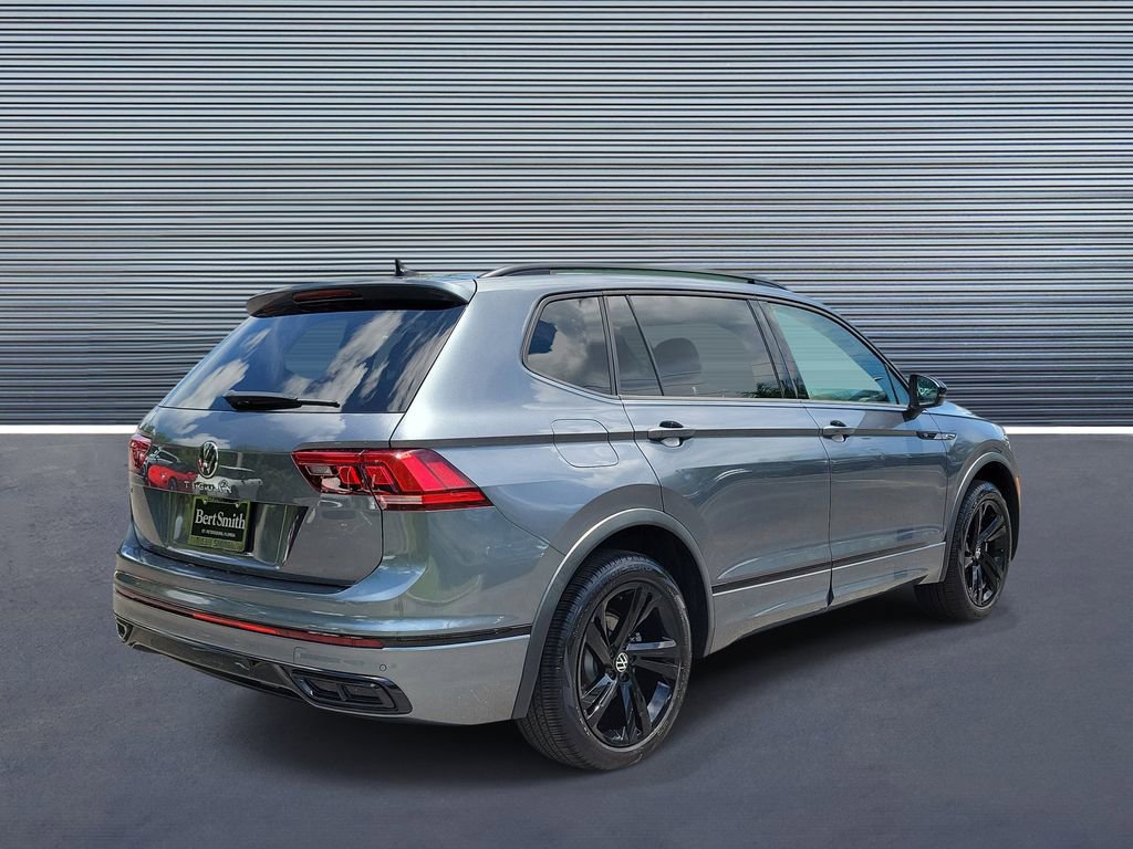 Used 2024 Volkswagen Tiguan SE R-Line FWD image 3