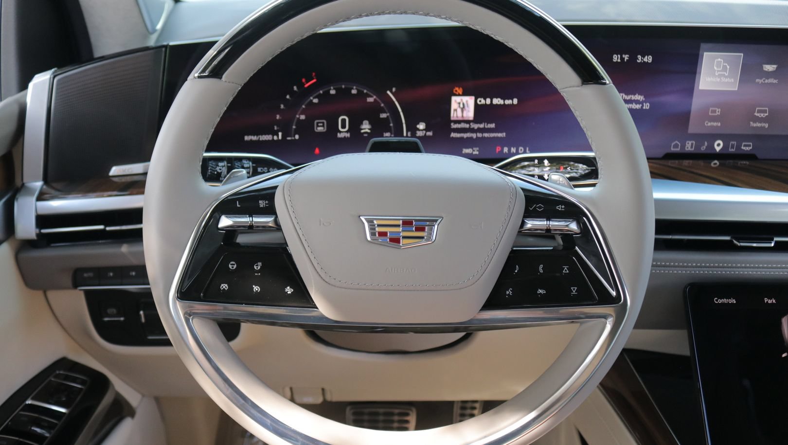New 2026 Cadillac Escalade ESV Platinum Sport w/ LPO, ONYX Package AWD/4WD image 18