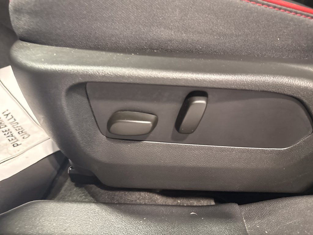 Used 2023 Buick Envision Essence w/ Sport Touring Package FWD image 24