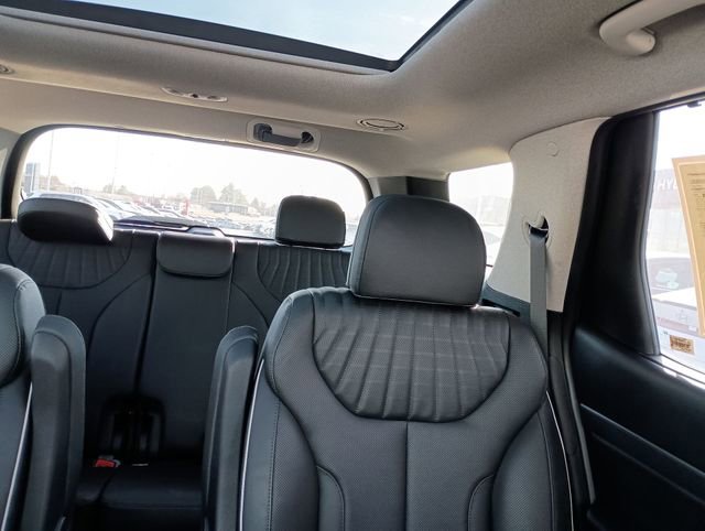 Used 2023 Hyundai Palisade Limited AWD/4WD image 14