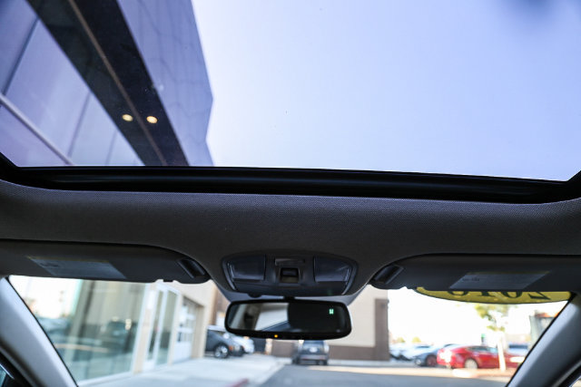 Used 2018 Hyundai Elantra Value Edition FWD image 18