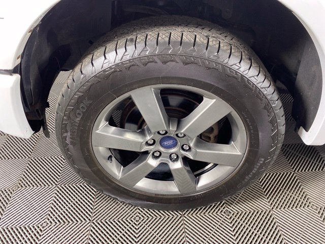 Used 2015 Ford F150 Lariat w/ Equipment Group 502A Luxury AWD/4WD image 13