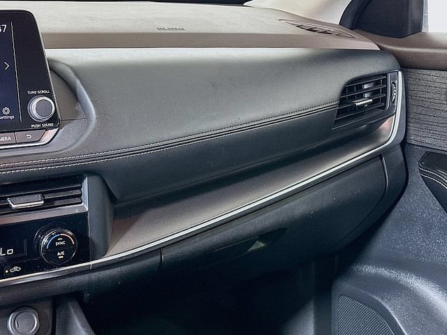 Used 2023 Nissan Rogue SV FWD image 22