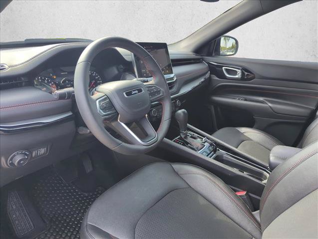 Used 2024 Jeep Compass Trailhawk AWD/4WD image 8
