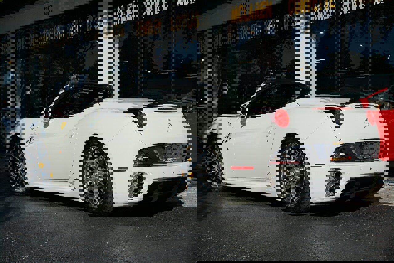 Used 2014 Ferrari California image 25