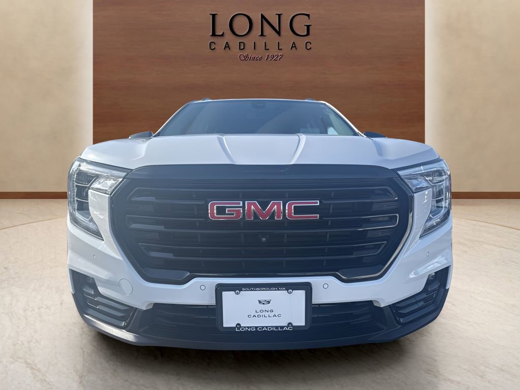 Used 2024 GMC Terrain SLT w/ Tech Package image 8