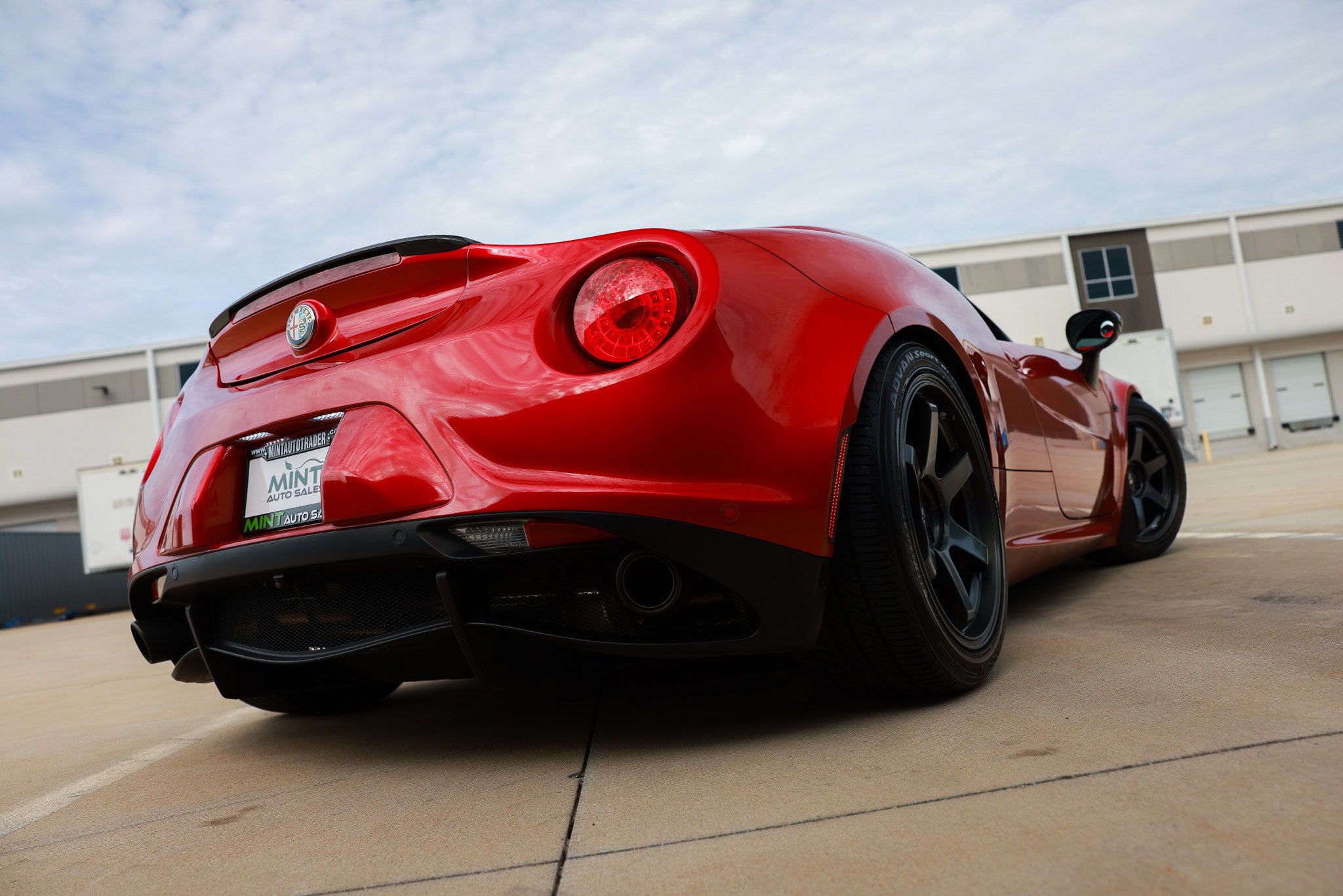Used 2015 Alfa Romeo 4C Launch Edition w/ Convenience Group RWD image 39