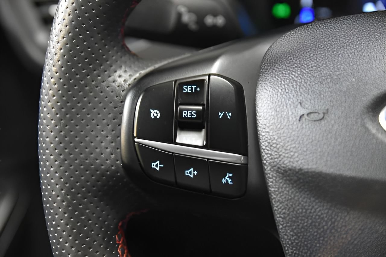 Used 2023 Ford Escape ST-Line FWD image 19