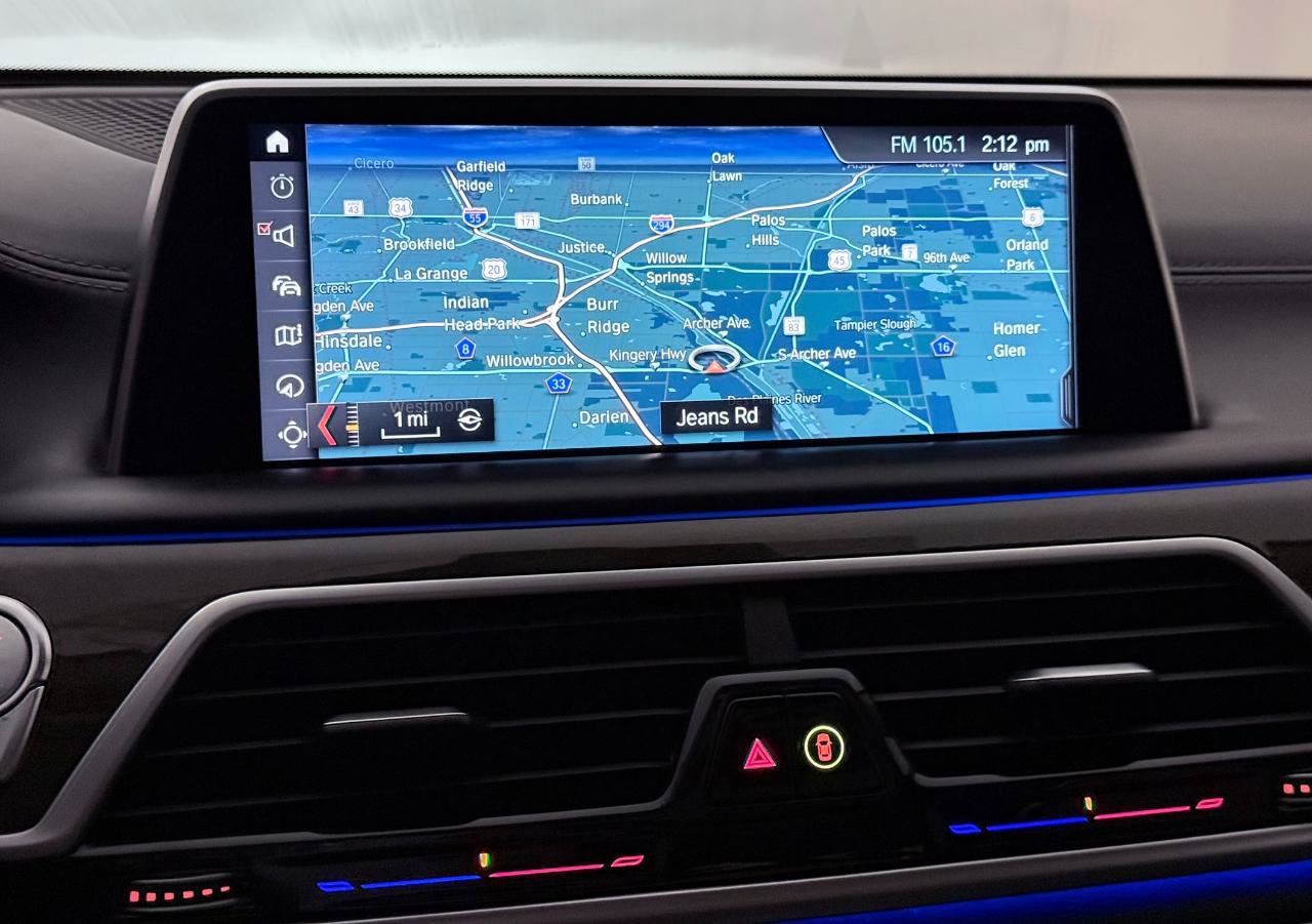 Used 2018 BMW 750i xDrive AWD/4WD image 32