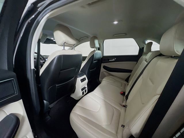 Used 2020 Ford Edge Titanium image 23