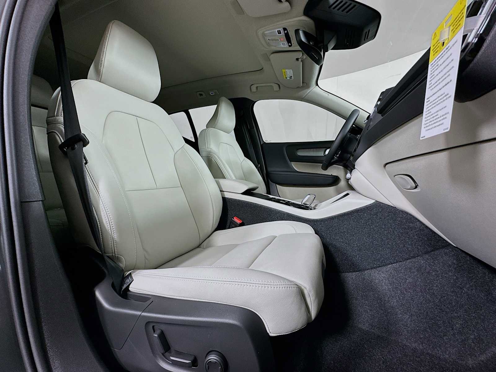 New 2026 Volvo XC40 B5 Plus w/ Protection Package Premier AWD/4WD image 26