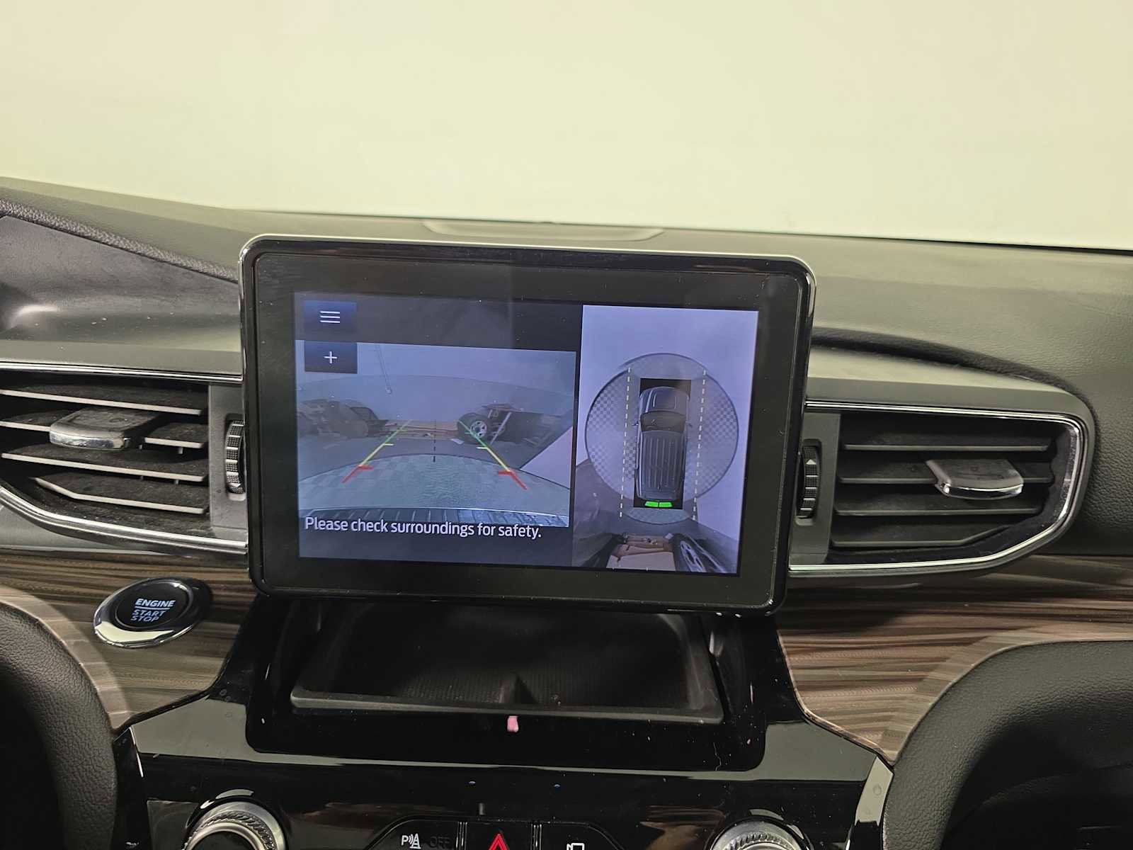 Used 2022 Ford Explorer Limited image 17