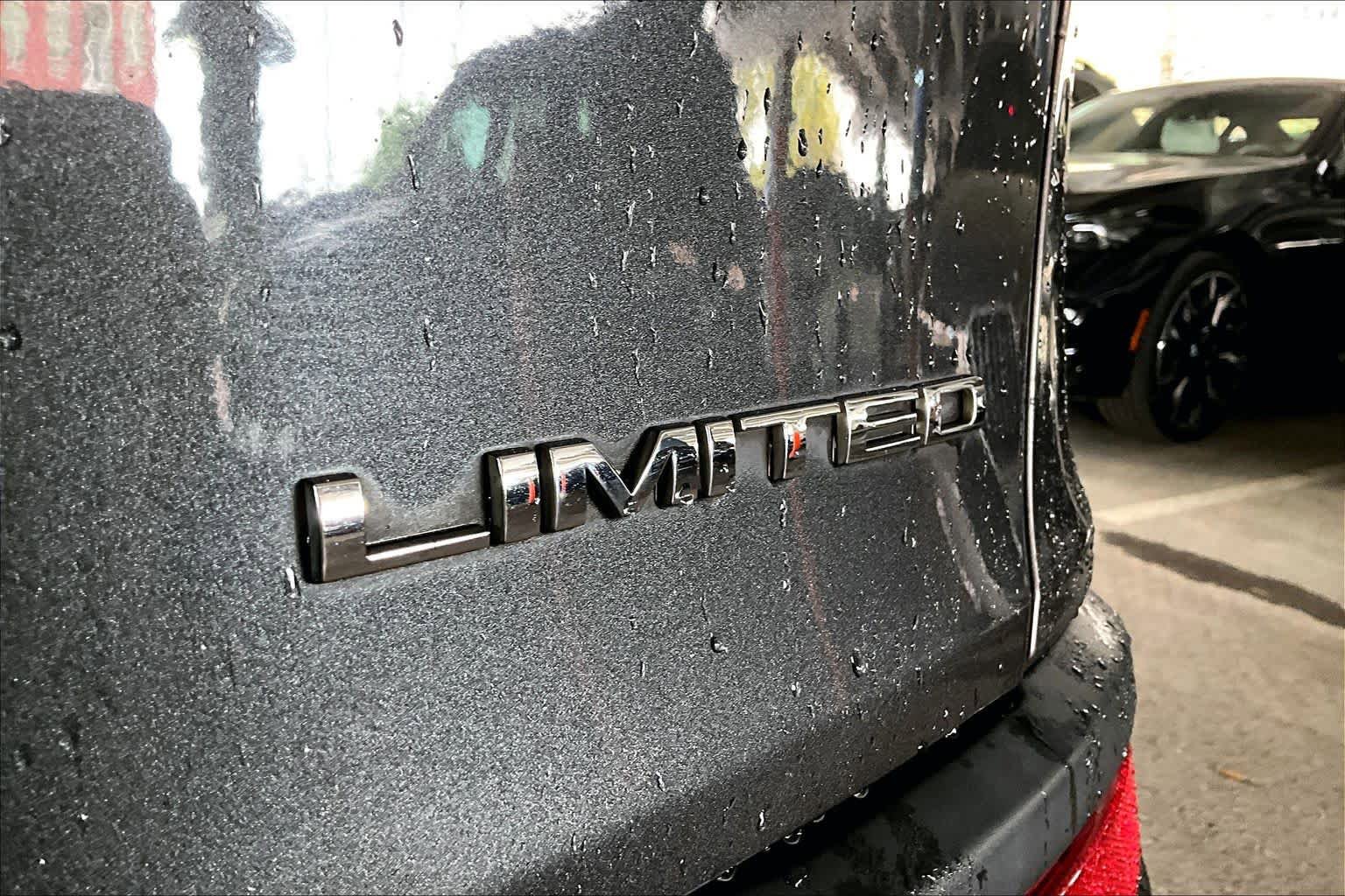 Used 2016 Jeep Cherokee Limited image 9