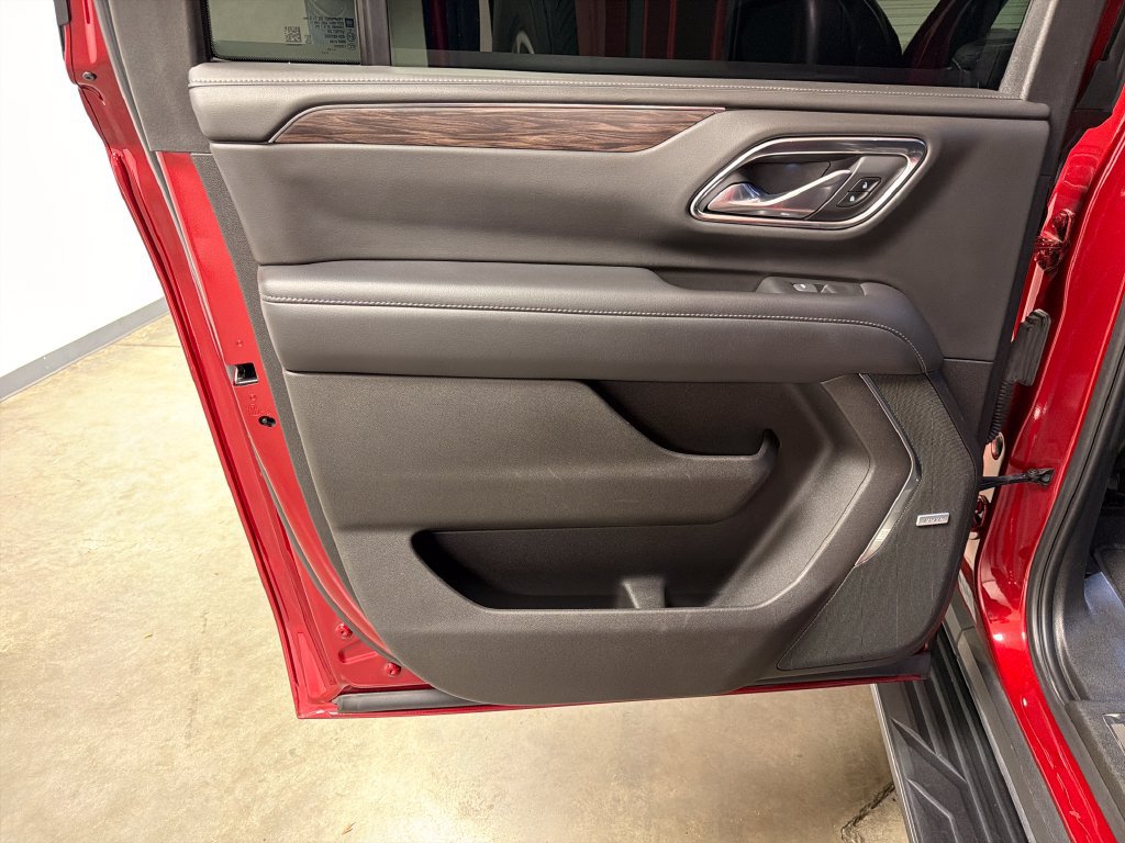Used 2021 Chevrolet Suburban LT w/ Rear Media and Nav Package RWD image 29
