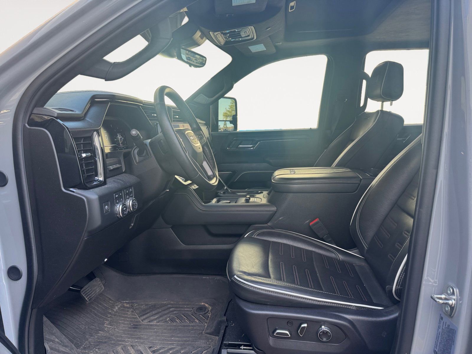 Used 2024 GMC Sierra 2500 AT4X w/ AT4X AEV Edition image 9