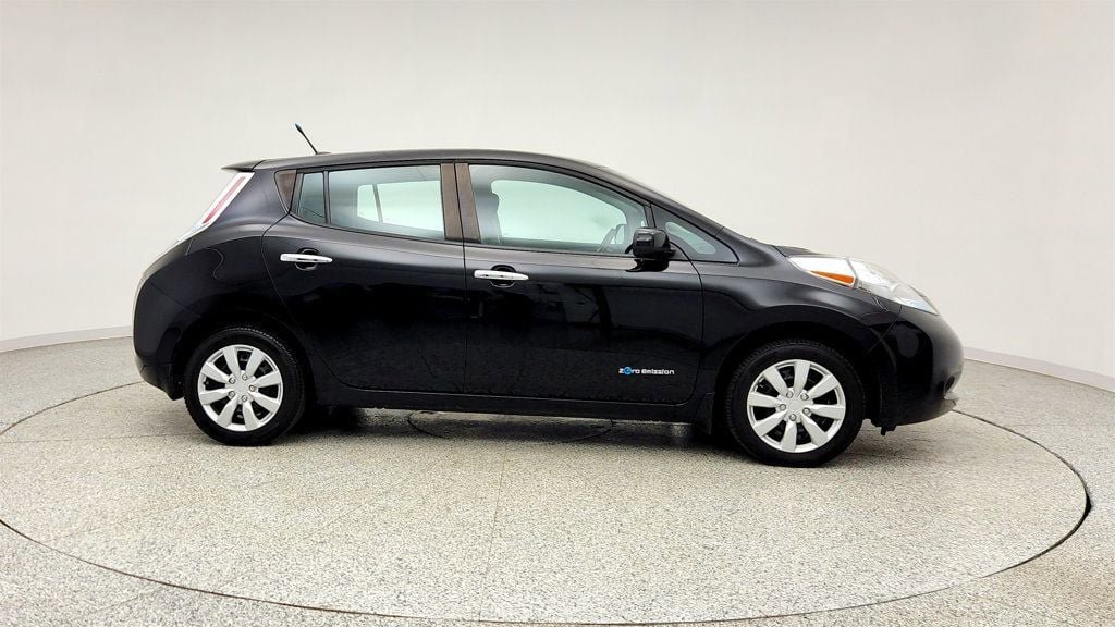 Used 2014 Nissan Leaf S w/ Charge Package FWD image 4