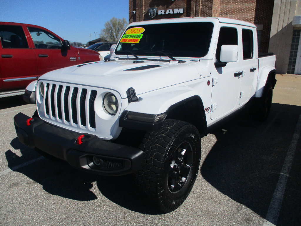 Used 2023 Jeep Gladiator Rubicon w/ Trailer Tow Package AWD/4WD image 3