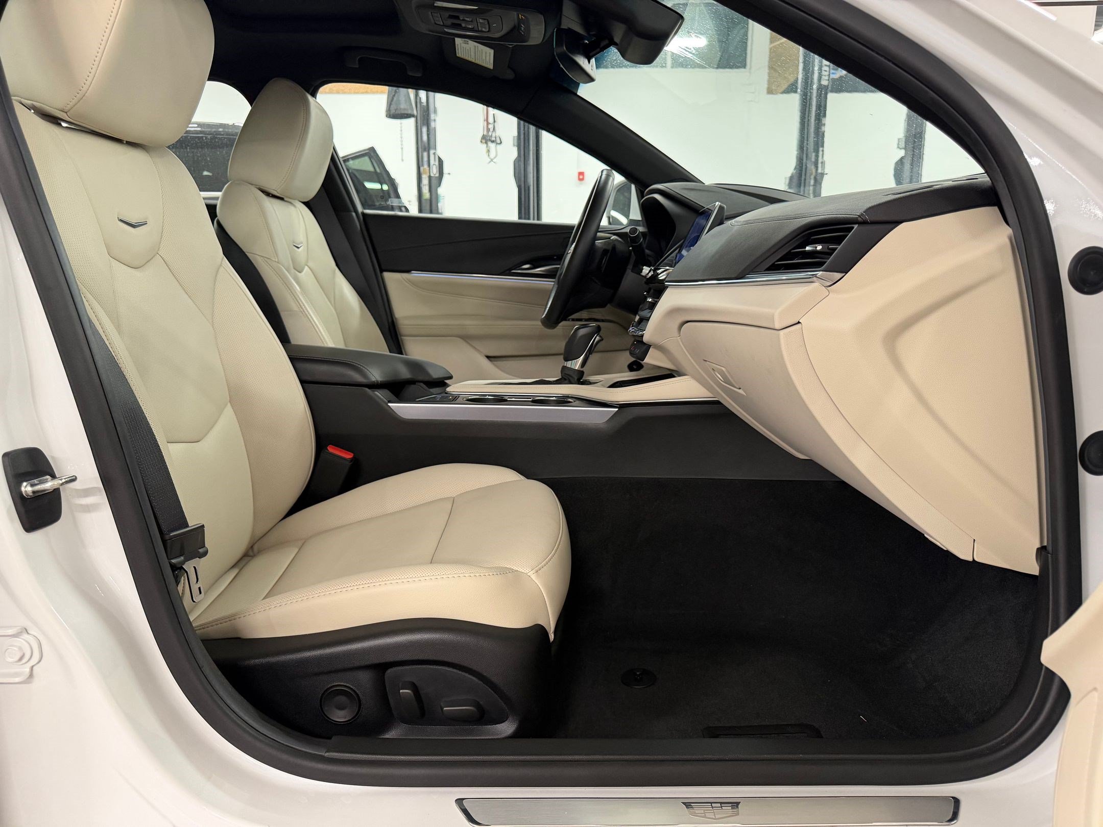 Certified 2023 Cadillac CT4 Premium Luxury RWD image 25