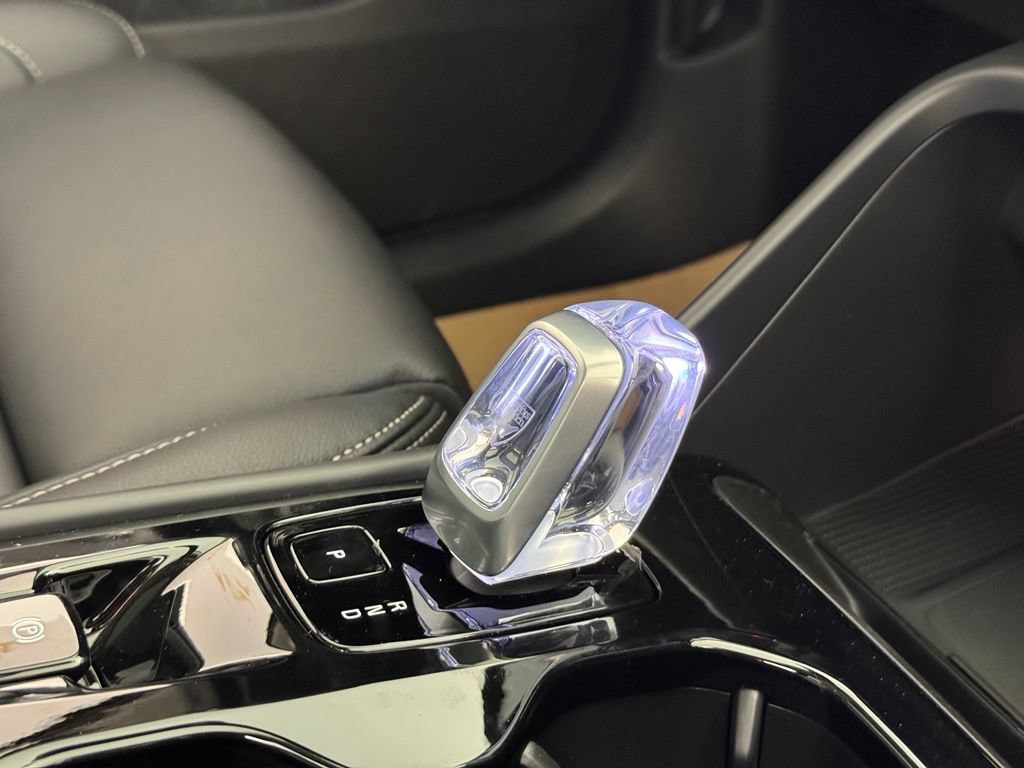 New 2026 Volvo XC40 B5 Ultra w/ Protection Package Premier AWD/4WD image 9