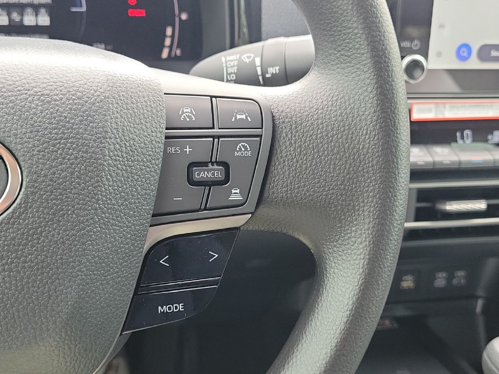 Used 2026 Toyota Camry LE FWD image 34