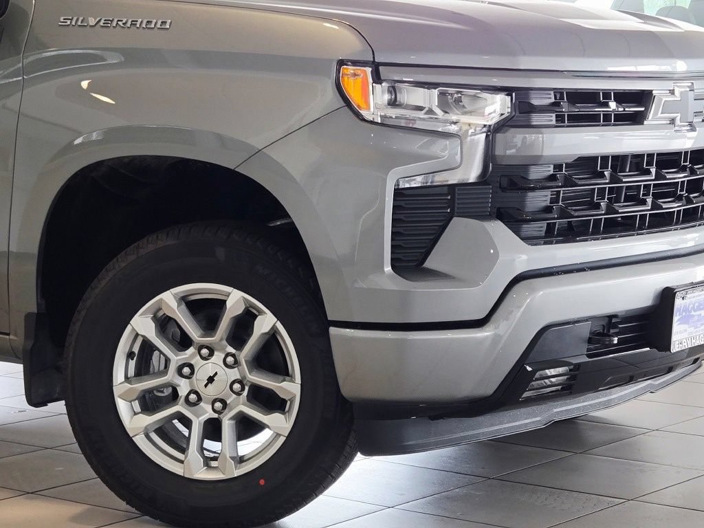 New 2026 Chevrolet Silverado 1500 RST w/ Convenience Package II AWD/4WD image 2