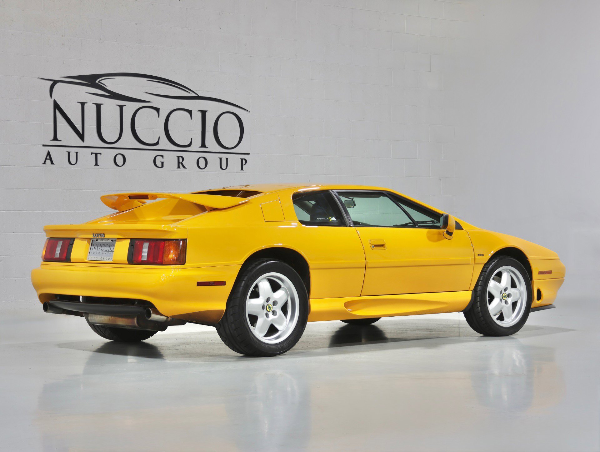 Used 1994 Lotus Esprit S4 image 10