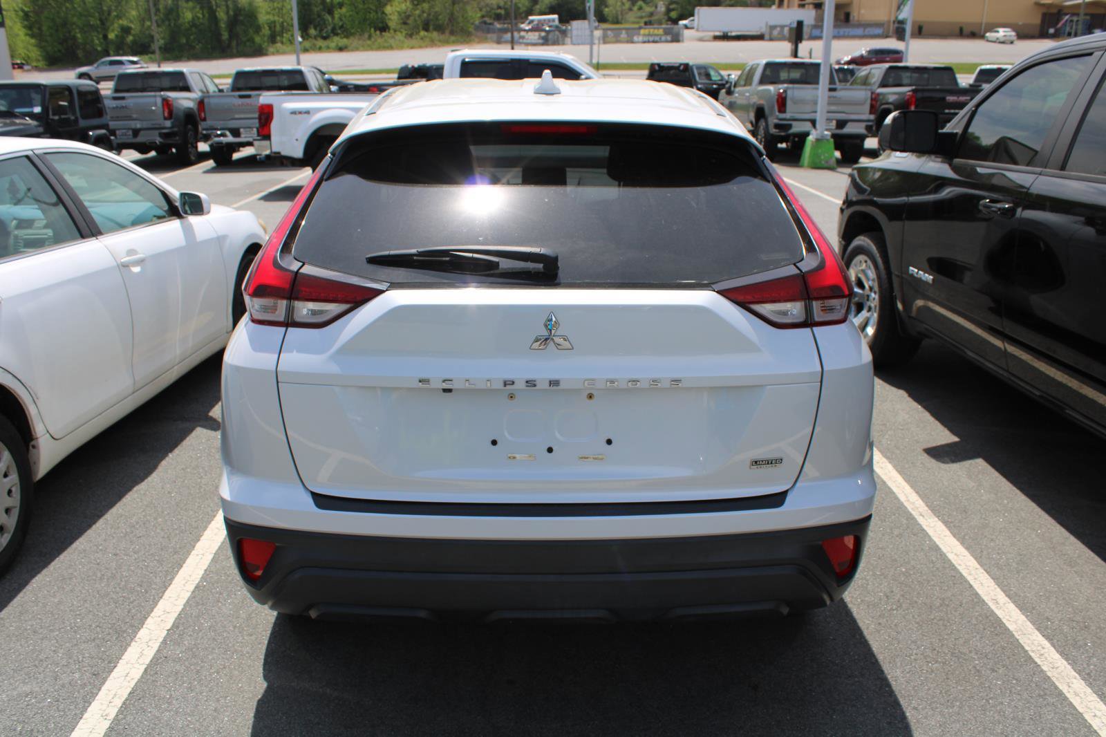 Used 2023 Mitsubishi Eclipse Cross LE image 6