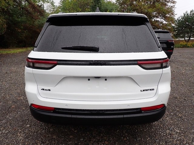 New 2025 Jeep Grand Cherokee Limited w/ Black Appearance Package image 4