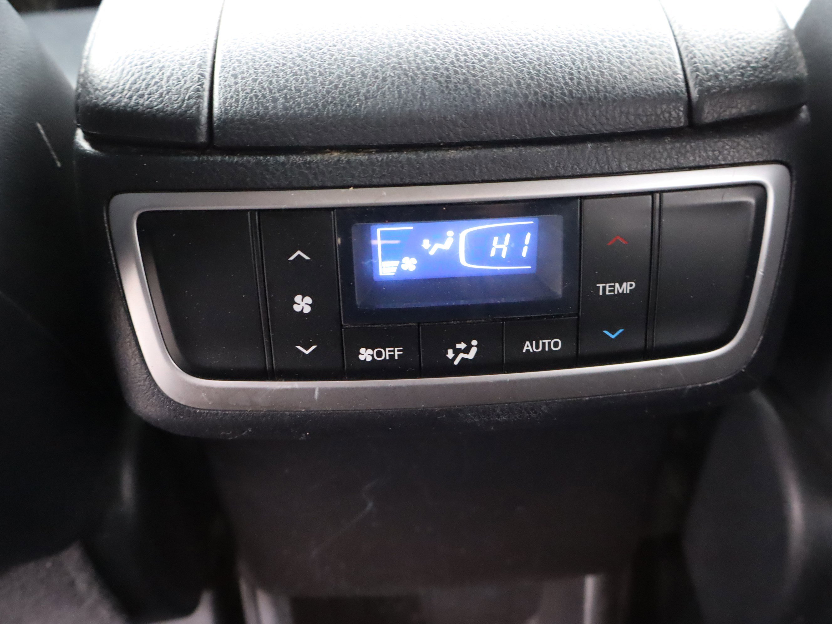 Used 2019 Toyota Highlander XLE image 32