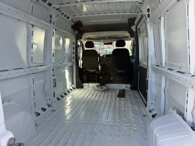 Used 2025 RAM ProMaster 2500 w/ Storage Group image 11
