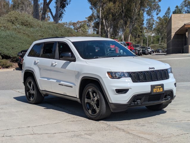 Used 2019 Jeep Grand Cherokee Laredo image 3