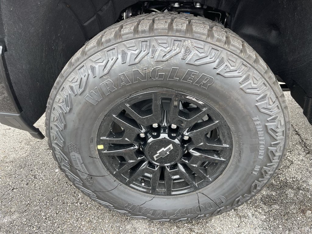 New 2026 Chevrolet Silverado 2500 ZR2 w/ LPO, Dark Essentials Package AWD/4WD image 10