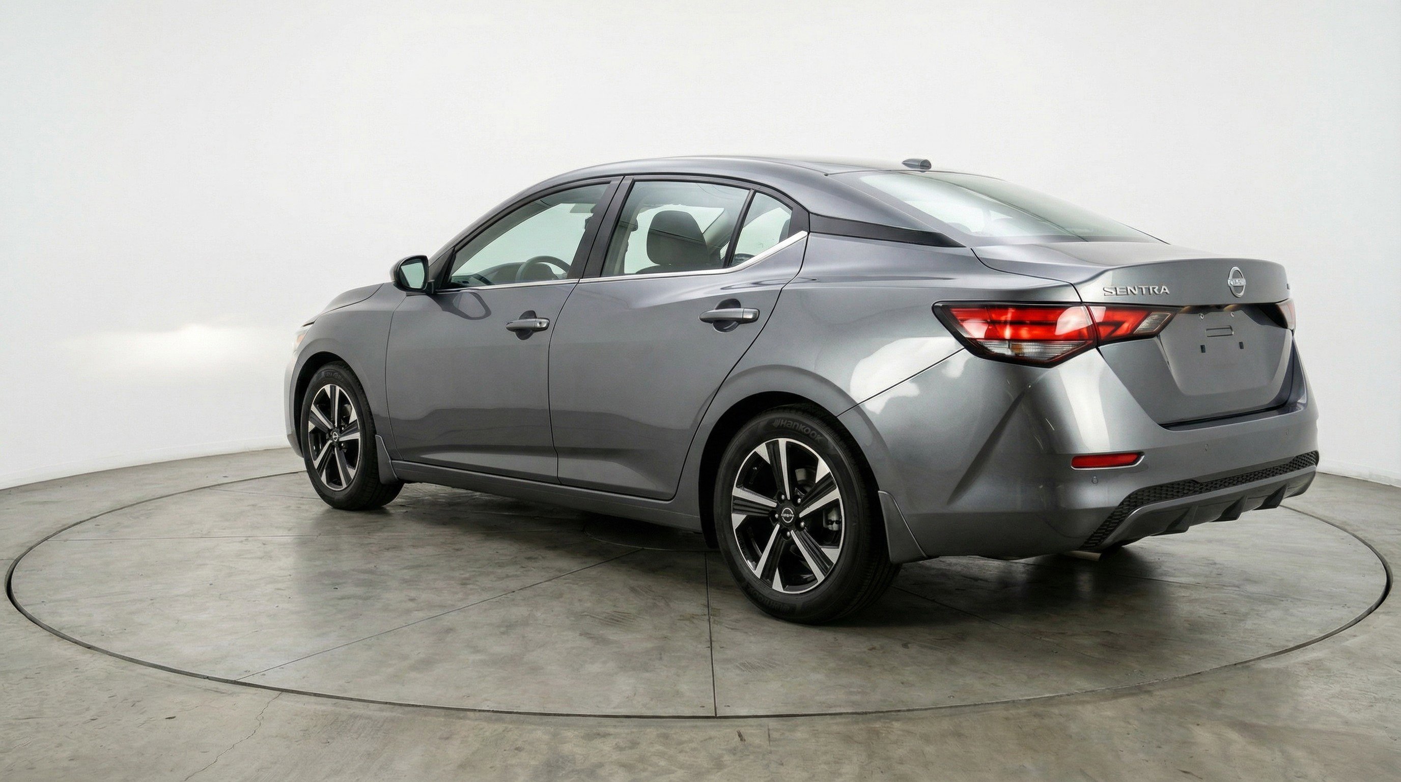 Used 2025 Nissan Sentra SV FWD image 6