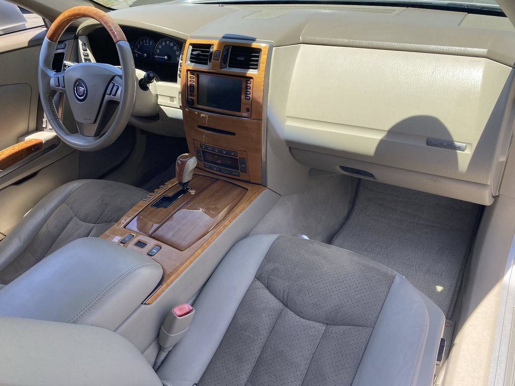 Used 2005 Cadillac XLR RWD image 13