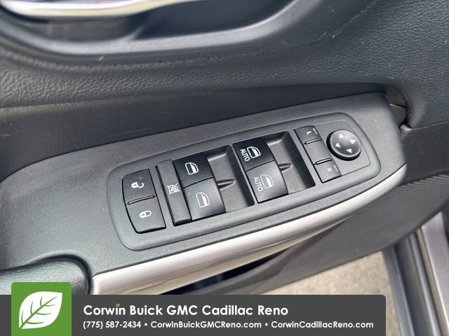 Used 2019 Jeep Cherokee Latitude Plus w/ Comfort/Convenience Group image 11