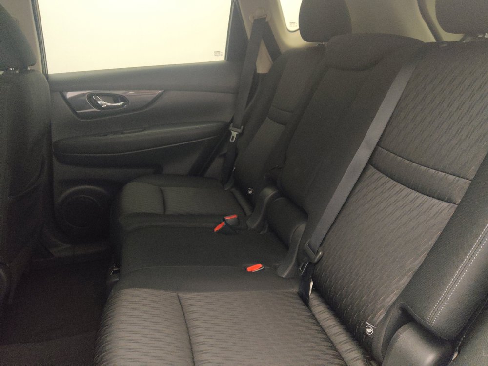 Used 2020 Nissan Rogue SV FWD image 18