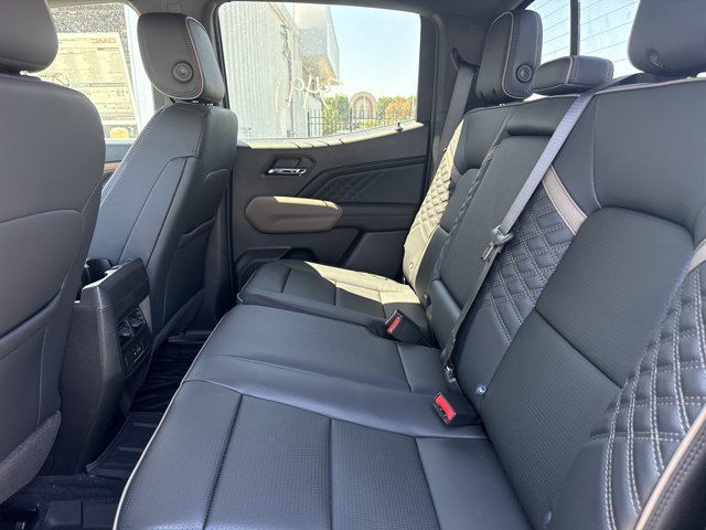 New 2026 GMC Canyon Denali w/ LPO, Denali Black Edition AWD/4WD image 4