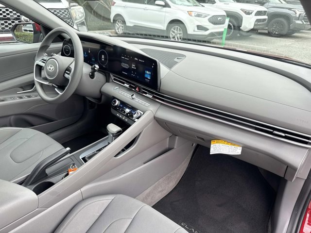 Used 2024 Hyundai Elantra SEL image 17